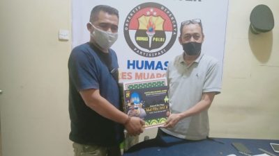 Polres Muaro Jambi Berbagi Paket Lebaran Untuk Jurnalis