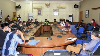 Pemkab Tanjabtim Bersama OPD dan unsur Forkopimda Menggelar Rapat Koordinasi Terpadu, Guna Mengkaji Ulang Kebijakan Pada Kegiatan Keagamaan Diakhir Ramadan hingga Hari Raya Idul Fitri 1442 Hijriah, Jum'at (07/05/21). (Foto : aksitanjab.com).