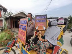 Sukseskan Vaksinasi, Kapolres Jemput Lansia Menggunakan Becak