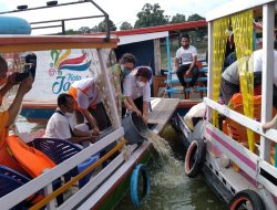 Hari Waisak, Umat BudhaLepas Ikan dan Kura-kura ke Danau Sipin