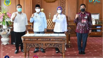 Bupati Tanjung Jabung Timur, H. Romi Hariyanto, SE mengikuti rapat percepatan penyelesaian penegasan batas daerah antar Kabupaten dalam Provinsi Jambi, di Ruang Pola Kantor Gubernur Jambi, Rabu 19 Mei 2021. Foto : Dokumentasi Tanjab Timur.