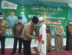 Wakil Walikota Maulana Wisuda 30 Penghafal Tahfiz