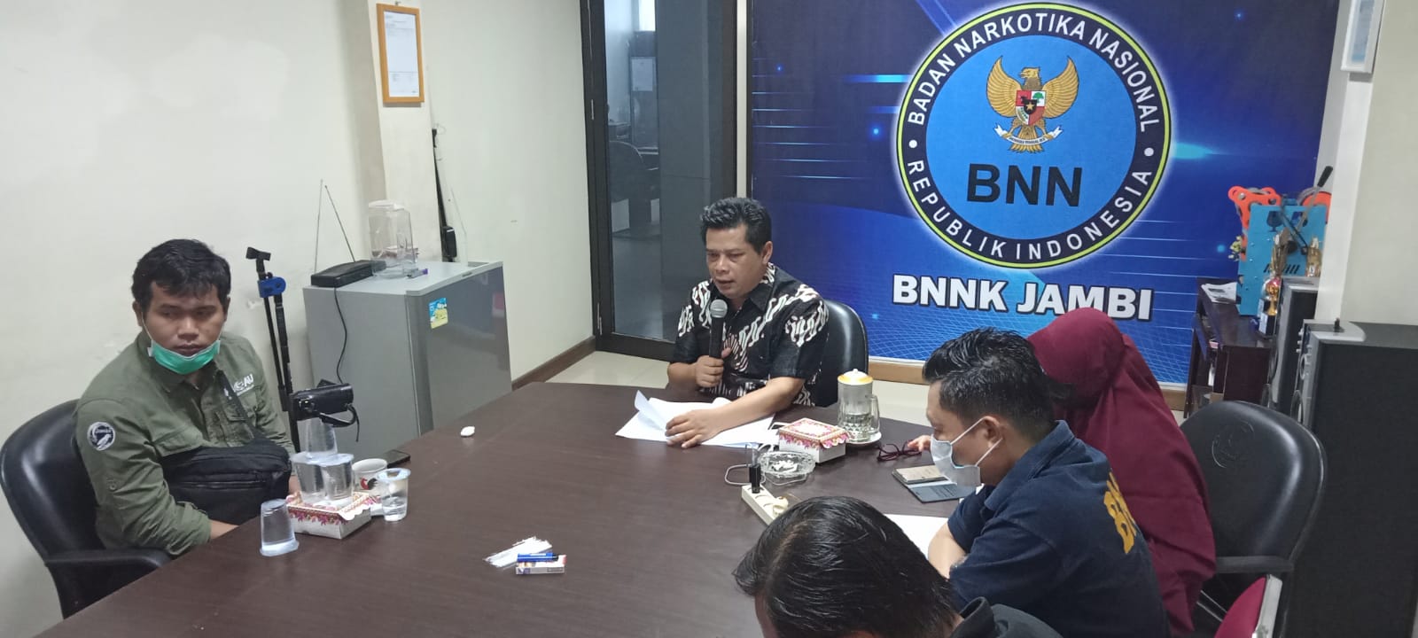 BNN Kota Jambi memaparkan hasil penyelidikan dan penangkapan sepanjang tahun 2021 (Foto: K Sandi)