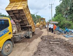 Alkal PU Provinsi Jambi Gerak Cepat Perbaiki Jalan Rusak di Tanjabtim