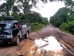 Dinas PUPR Umbar Janji Perbaiki Jalan