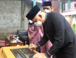 Wali Kota Fasha Resmikan Mushola Asy-Syarif Kantor Camat Alam Barajo