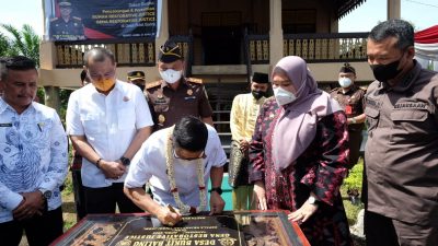 Kepala Kejaksaan Tinggi Jambi, Sapta Subrata meresmikan Rumah Restorative Justice di Kabupaten Muaro Jambi, Kamis 21 April 2022. (foto: istimewa)
