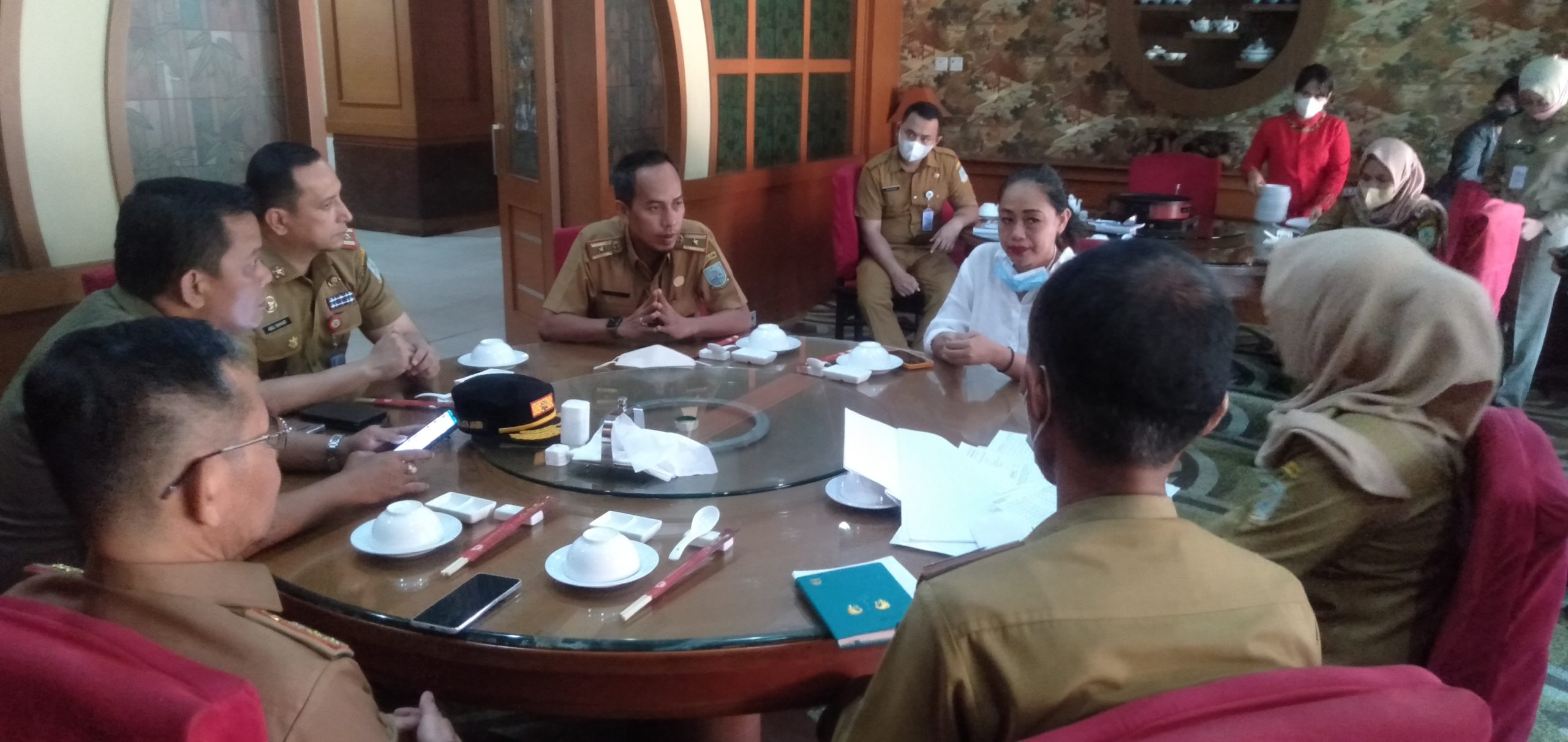 Tim Optimalisasi Ketaatan Pajak Kota Jambi melakukan penagihan tunggakan pajak ke hotel Abadi Suite, Senin 30 Mei 2022.