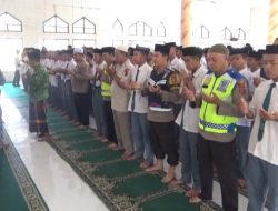 Polsek Danau Teluk dan Santri Ponpes As’ad Gelar Shalat Ghaib serta Doa Bersama untuk Cianjur