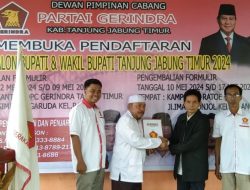 Aynur Ropik Kembalikan Berkas Pendaftaran Calon Wakil Bupati Tanjabtim ke Gerindra