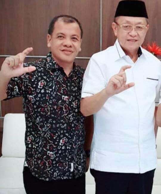 Aynur Ropik saat bersama Ketua DPD Partai Golkar Provinsi Jambi, H. Cek Endra.