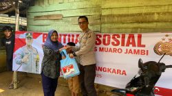 HUT Bhayangkara ke-79, Polres Muaro Jambi Salurkan Puluhan Paket Sembako Kepada Warga Kurang Mampu 