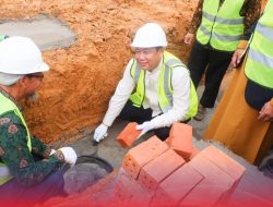 Bupati Muaro Jambi Letakkan Batu Pertama Masjid Madinah Raya Pijoan 
