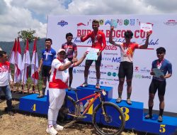 Atlet Balap Sepeda Jambi Fajar Ramadhan Raih Medali Emas di Ajang Tour Malasari Halimun 2025