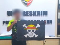 Polsek Bahar Selatan Sita Bendera One Piece dari Pengendara Mobil
