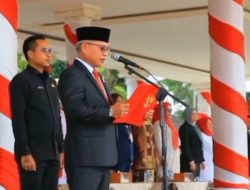 Penuh Penjiwaan, Ketua DPRD Muaro Jambi Aidi Hatta Bacakan Teks Proklamasi Kemerdekaan RI ke-80