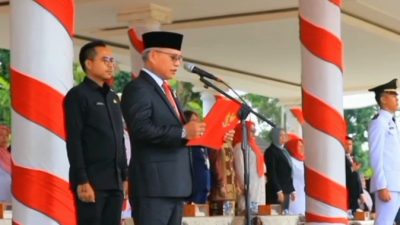 Penuh Penjiwaan, Ketua DPRD Muaro Jambi Aidi Hatta Bacakan Teks Proklamasi Kemerdekaan RI ke-80