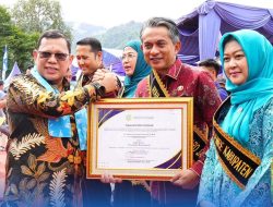 Wakil Bupati Muaro Jambi dan Istri Hadiri Puncak Peringatan Harganas di Kerinci 