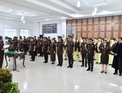 Kajati Jambi Sugeng Hariadi Lantik 11 Pejabat Baru