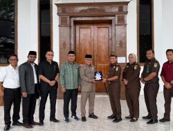 Ketua DPRD Muaro Jambi Sambut Kunjungan Kajari Karya Graham Hutagaol 