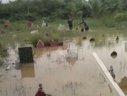 Tanggul 2 Kilometer di Nipah Panjang Jebol, Makam Hingga Sekolah Terendam Air