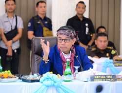 Kado Indah Komisi III DPR RI untuk Ibu Guru Tri Wulansari