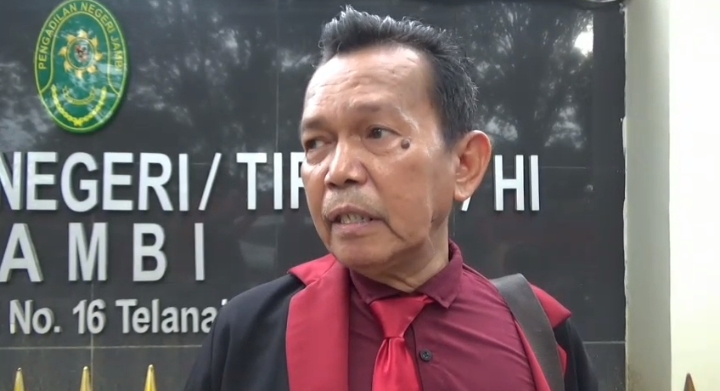 M. Amin, Kuasa Hukum dari M. Iqbal.