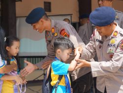 Tanamkan Disiplin Sejak Dini, Puluhan Siswa TK Kurnia Global Kunjungi Satbrimob Polda Jambi