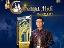 Fokus Perkuat Nilai Religi, Bupati Fadhil Arief Terima Cahaya Hati Award dari iNews Media Group