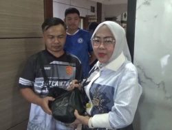 Ramadan Berkah, Kepedulian Nyata Hj. Zilawati Bagikan Sembako untuk Keluarga Besar Sekretariat DPRD Tanjab Timur