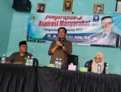 H. Bakri Serap Aspirasi Masyarakat di Desa Suko Awin Jaya, Kades Idawati Beri Pujian: Beliau Sangat Peduli