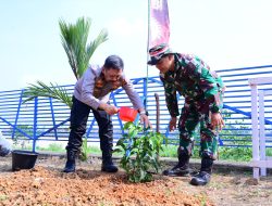 HUT ke-1 Kodam XX/TIB, Wakapolda Jambi Turun Langsung Tanam Bambu dan Pohon Produktif di RTH Putri Pinang Masak