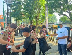 Atasi Dampak Kabut Asap, ADYA Group dan IJTI Jambi Turun ke Jalan Bagikan Masker Gratis