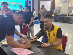 Gelar Bakti Kesehatan, Kapolres Muaro Jambi Pimpin Aksi Donor Darah Bersama PMI