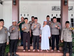 Perkuat Sinergi, Kapolres Muaro Jambi Bersama Kapolsek Kumpeh Ulu Gelar Ngeriung Jumat Presisi di Ponpes Daaru Attauhid