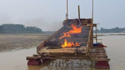 Polres Muaro Jambi Bakar Rakit PETI di Aliran Sungai Batanghari