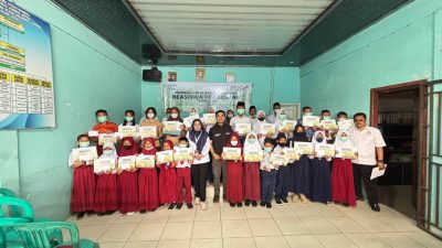 Inspiratif! Kepemimpinan Kades Idawati Dorong Kemajuan Pendidikan di Desa Suko Awin Jaya Lewat Beasiswa CSR PT BBB