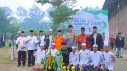 Wujud Kepedulian Nyata! Kapolres Muaro Jambi AKBP Bayu Noormansyah Hadiri Peringatan Hari Santri, Salurkan Bantuan Sembako di Ponpes Daaru Attauhid